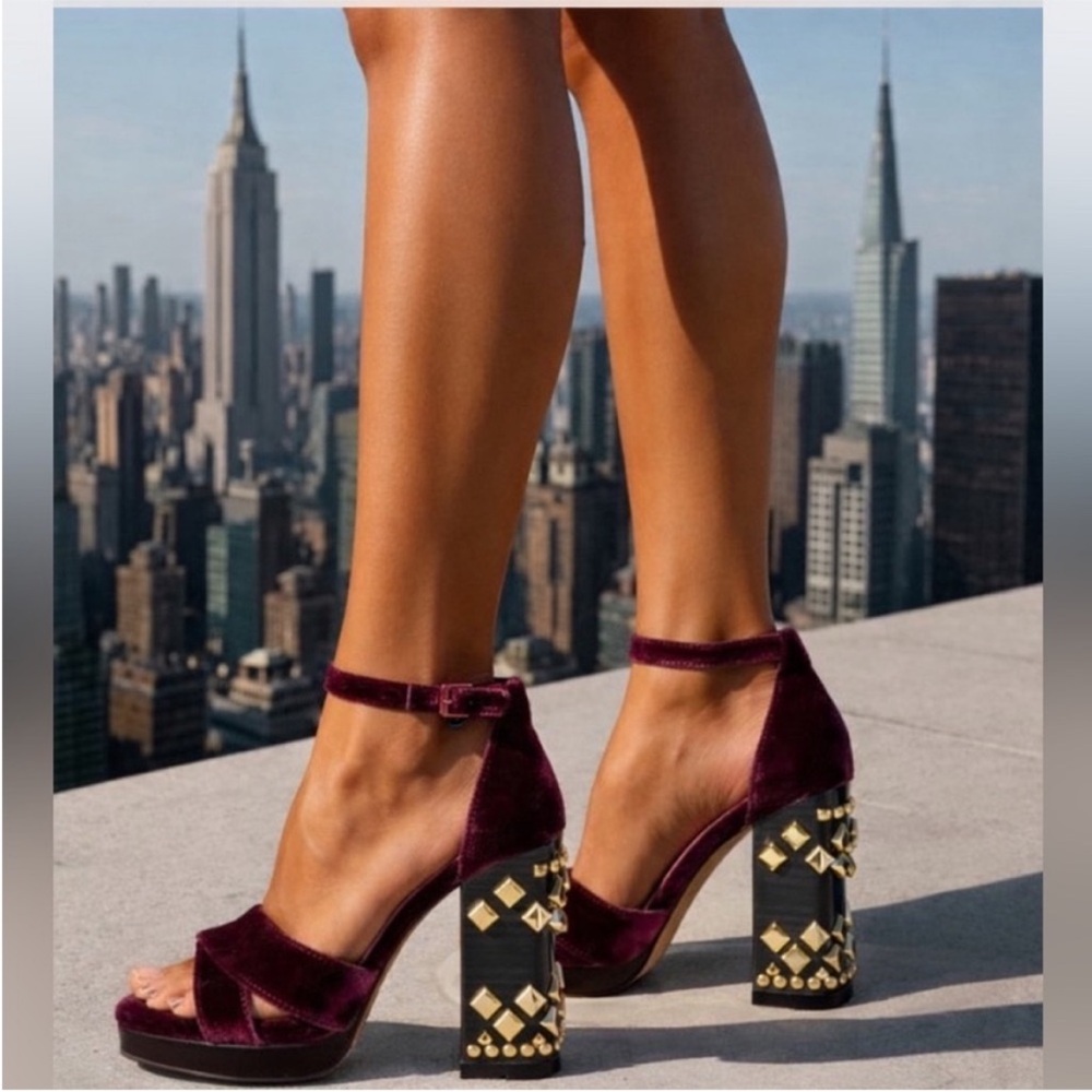 Tory Burch block heel shoes NWOT